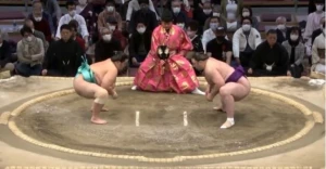 ტოჩინოშინის მე-6 მოგება ნოემბრის ბაშოზე