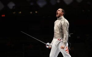 სანდრო ბაზაძე ნახევარფინალში მოქმედ ოლიმპიურ ჩემპიონთან დამარცხდა (ვიდეო)