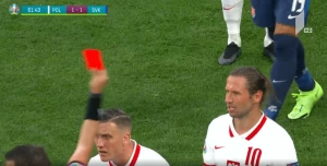 ევროპის ჩემპიონატის პირველი გაძევება - კრიხოვიაკმა წითელი ბარათი მიიღო (ვიდეო)