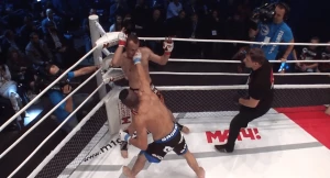 რაულ თუთარაულის ბრუტალური დარტყმები და დანოკაუტებული რუსი მეტოქე (ვიდეო)