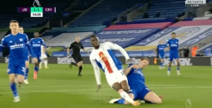 ჯონი ევანსის საოცარი ვარდნა კრისტიან ბენტეკეს წინააღმდეგ (ვიდეო)