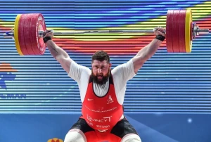 222 კგ ატაცში - ლაშა ტალახაძემ მსოფლიო რეკორდი დაამყარა (ვიდეო)