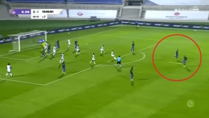 ალ აინის ფეხბურთელის საოცარი გასროლა (ვიდეო)