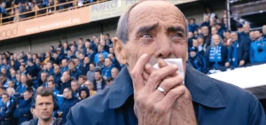 ბრიუგემ ყოფილ ფეხბურთელს 75 წლის იუბილე გამაოგნებლად მიულოცა (ვიდეო)