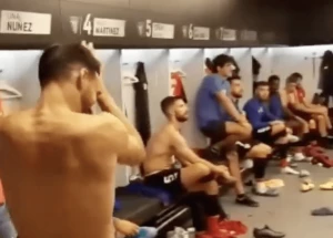 ასე დახვდნენ თანაგუნდელები ადურისს გასახდელში (ვიდეო)