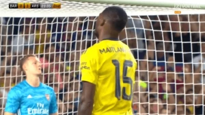 არსენალის კურიოზული ავტოგოლი ბარსელონასთან მატჩში (ვიდეო)
