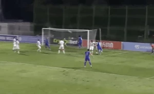 კვამე კარიკარიმ ლოკომოტივის კარი მეექვსედ აიღო (ვიდეო)