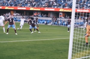 ვაკოს გასაოცარი გოლი შენელებული კადრით (ვიდეო)