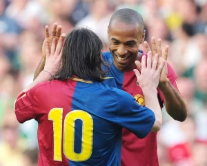 ზუსტად 11 წლის წინ, ლიონელ მესი ბარსელონას 10-იანი გახდა (ვიდეო)