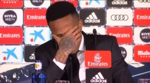 რეალის ახალწვეული პრესკონფერენციაზე ცუდად გახდა (ვიდეო)