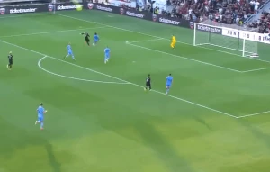 ულამაზესი პასი და უეინ რუნის ბრწყინვალე გოლი - მანჩესტერის ლეგენდა ფორმაშია (ვიდეო)