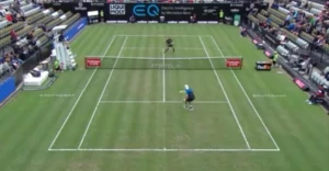 კირგიოსმა ბურთი ორიგინალურად ჩააწოდა (ვიდეო)