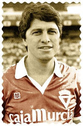 aguinaldo-roberto-gallon-0d1a3503-aafc-41c5-bff5-bc453160f67-resize-750