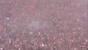 აიაქსის ფანები ჩემპიონობას ამსტერდამის ქუჩებში აღნიშნავენ (ვიდეო)