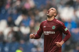 ჰანოვერის ფეხბურთელის კურიოზული 10 წუთი ბაიერნის წინააღმდეგ