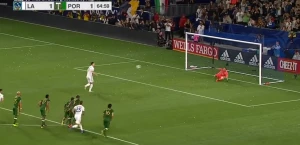 ზლატან იბრაჰიმოვიჩის ბრწყინვალე პენალტი პანენკას სტილში (ვიდეო)