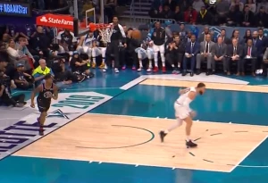 გრიფინს ალე-ოპისთვის ბურთი თავში ესროლეს (ვიდეო)