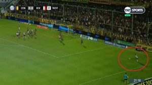 კინტეროს სასწაული გოლი როსარიო ცენტრალის კარში (ვიდეო)