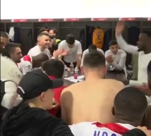 როგორ აღნიშნეს ლიონის ფეხბურთელებმა პსჟ-სთან გამარჯვება (ვიდეო)