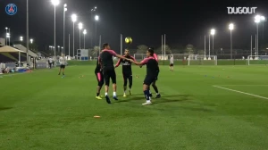 ნეიმარისა და პსჟ-ს ფეხბურთელების გამაოგნებელი ტექნიკის დემონსტრირება ვარჯიშზე (ვიდეო)