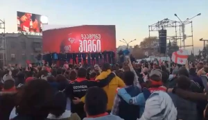 ქართველმა გულშემატკივარმა თბილისიდან იტალიას ჰიმნი გააგონა (ვიდეო)