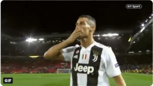 რონალდუ ოლდ ტრაფორდის პუბლიკას თბილად დაემშვიდობა (ვიდეო)