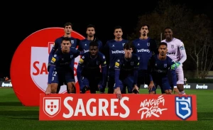 ბელენენსეში ბენფიკას წინააღმდეგ 9 ფეხბურთელით თამაშობს, მათგან ორი მეკარეა