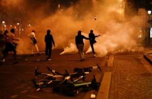 პსჟ-ს ფანებმა პარიზის ქუჩებში არეულობა მოაწყვეს (ფოტო)