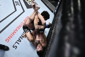 რუზველტ რობერტსი Vs. ჯიმ მილერი - სრული ბრძოლა და მებრძოლების გამომუშავებული თანხა (ვიდეო)