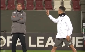 ასე ერთობიან ფეხბურთის მწვრთნელები ბურთთან ერთად (ვიდეო)