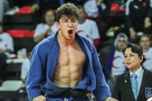 შავდათუაშვილმა და მაისურაძემ მძიმე ბრძოლებში იმარჯვეს