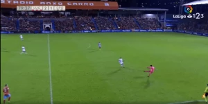 ესპანეთის მეორე დივიზიონში ლუგოს მეკარემ საოცარი სილამაზის გოლი გაიტანა (ვიდეო)