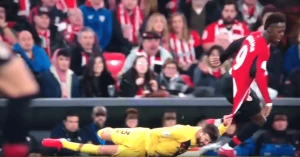 პიკე ინიაკის შეჩერებას უშედეგოდ ცდილობს (ვიდეო)