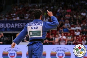 გიგანმა მოგებით დაიწყო, გრიგალაშვილი მსოფლიო ჩემპიონს ელის