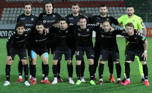 ქუთაისის ტორპედო დაშლის პირას: გუნდი ფეხბურთელებმა და მწვრთნელებმა დატოვეს 