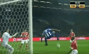 ზუსტად 10 წლის წინ: რადამელ ფალკაოს ბრწყინვალე გოლი ბენფიკას კარში (ვიდეო)