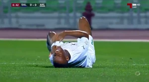 ყატარის ჩემპიონატში ფეხბურთელმა წითელი ბარათი პირველივე წუთზე მიიღო (ვიდეო)