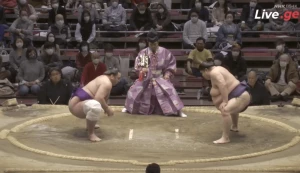ტოჩინოშინი აკისეიამასთან დამარცხდა (ვიდეო)