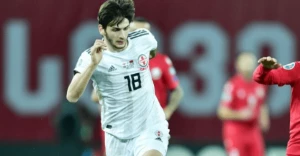 მილანის და იუვენტუსის წარმომადგენლები თბილისში: კვარაცხელია იტალიურ გრანდებს დაუკავშირეს