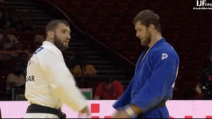 ვარლამ ლიპარტელიანი რეპეშაჟში იჭიდავებს (ვიდეო)