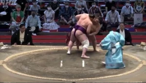 მეხუთე გამარჯვება ნაგოია ბაშოზე | ტოჩინოშინმა ცურუგიშო დაამარცხა (ვიდეო)