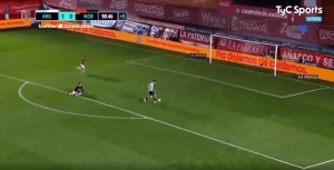 წლის აცილება არგენტინის ჩემპიონატში - რენიერომ ცარიელ კარში ვერ გაიტანა (ვიდეო)