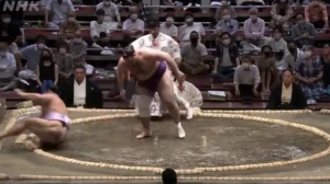 ტოჩინოშინმა აკი ბაშო მოგებით დაიწყო | VIDEO