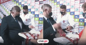 სახალისო ვიდეო პარიზის გრანდ სლემიდან - მაისურაძეს ოქროს მედალი სურდა | VIDEO