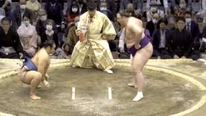 ტოჩინოშინი ჩიონოკუნისთან დაძაბულ ბრძოლაში დამარცხდა | VIDEO