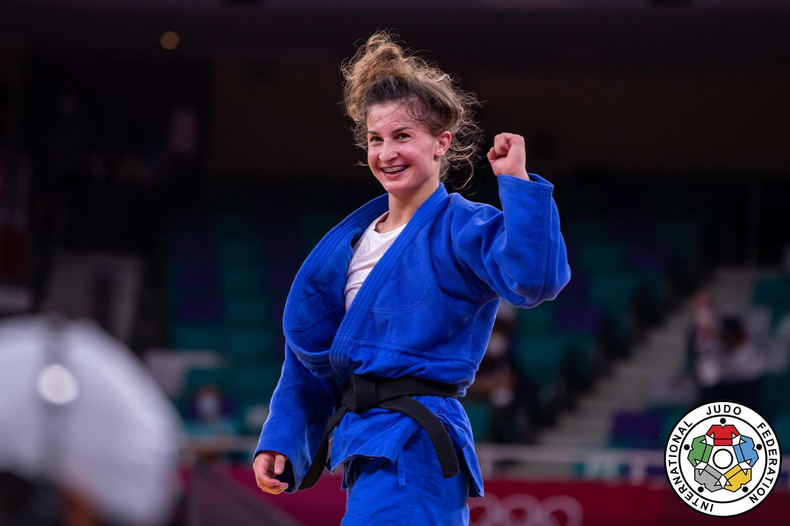 C82EE9A1-E906-4518-BD86-97D54B-1665380125