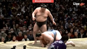 ოძეკი გოეიდომ მძიმეწონოსანი აოიამა დაამარცხა