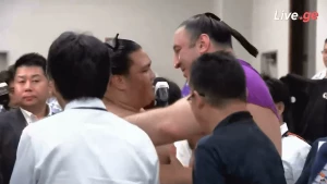 მიტაკეუმის ჩემპიონობა ტოჩინოშინმა მიულოცა (ვიდეო)