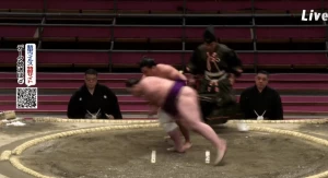 იშიურამ ტოჩინოშინი ჰენკათი დაამარცხა (ვიდეო)