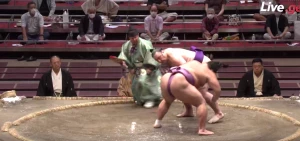 ტოჩინოშინი დაძაბულ ბრძოლაში ასანოიამასთან დამარცხდა (ვიდეო)